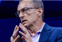 As the chipmaker falls behind in the AI revolution, the CEO of Intel quits.