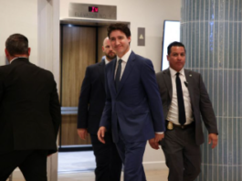 Trump and Canadian Prime Minister Trudeau meet in Mar-a-Lago as they pledge tariffs.